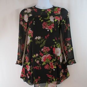 Kimchi Blue size Small dress keyhole back